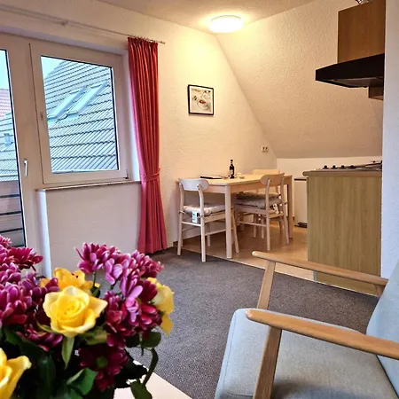 Gaestehaus Kuehn Warft 03 * Norddeich (Norden)