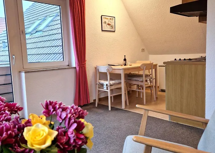 Gaestehaus Kuehn Warft 03 * Norddeich (Norden)